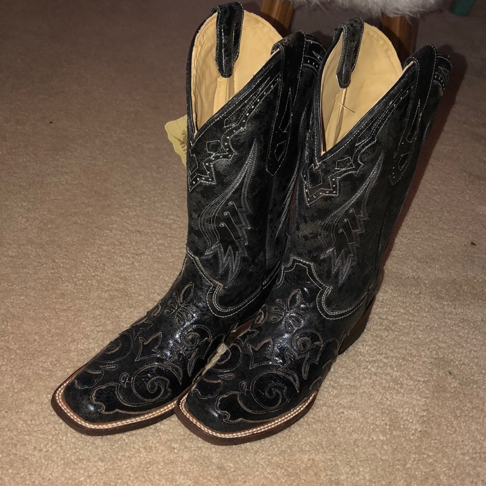 Brand New Corral Cowgirl boots!